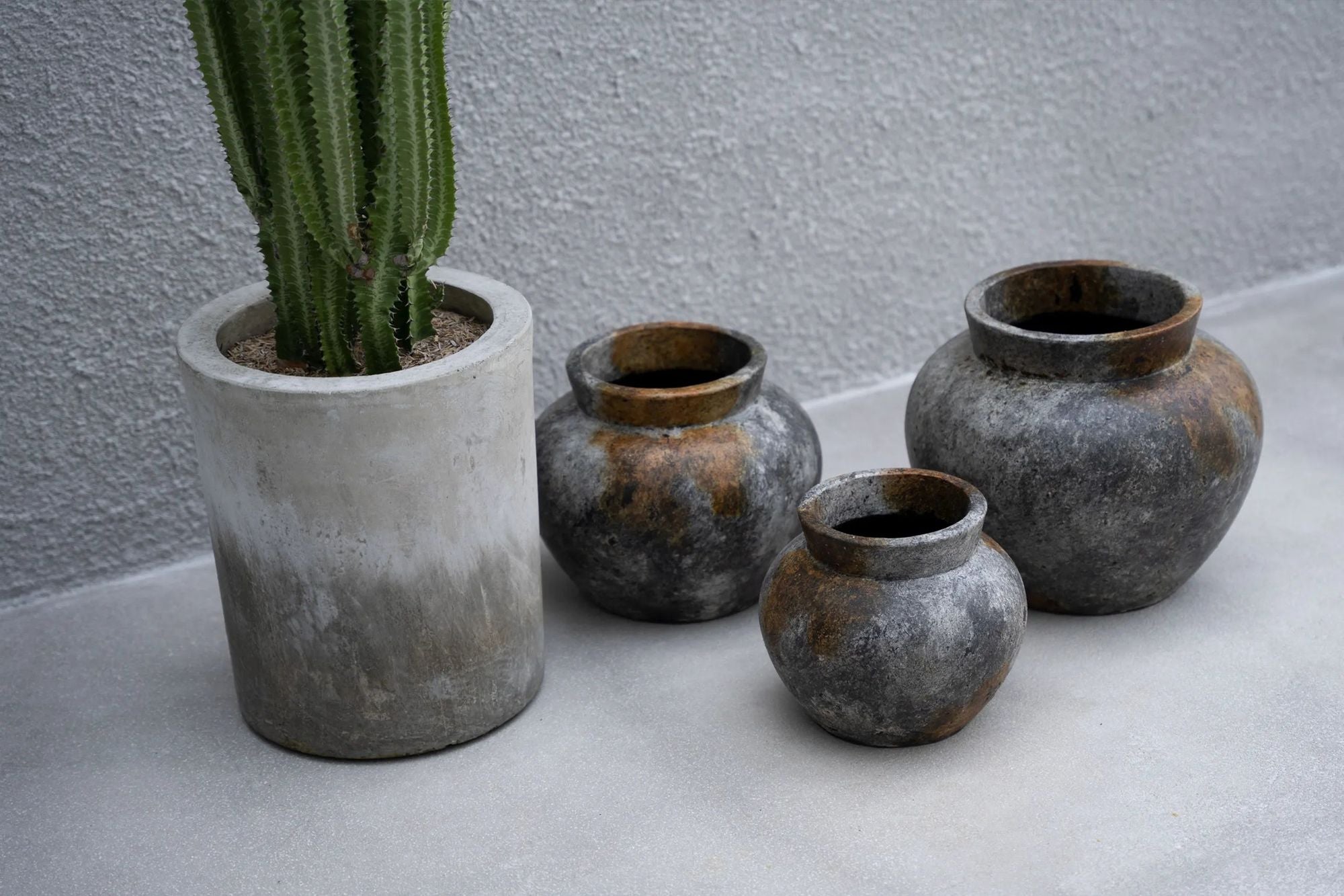 Bazarbizar-The Funky Vase - Antique Grey - L