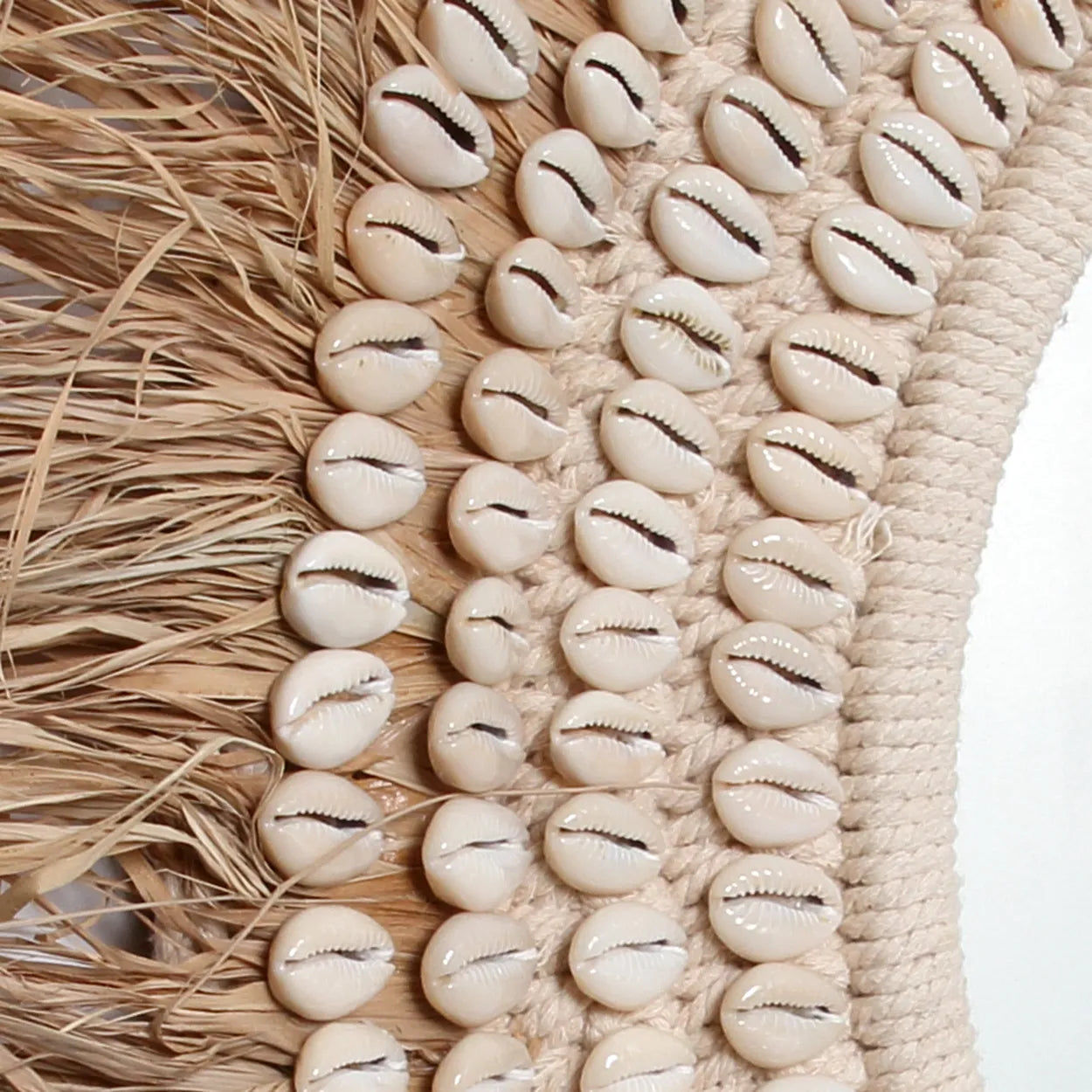 Bazarbizar- The Raffia Cowrie Mirror - Natural White