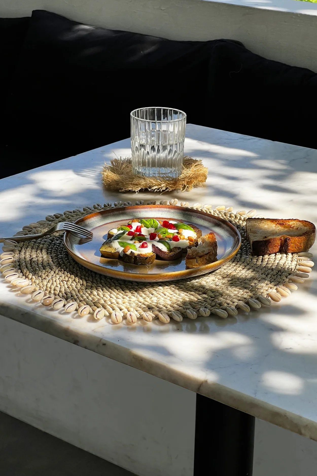 Bazarbizar-The Seagrass Shell Placemat - Natural