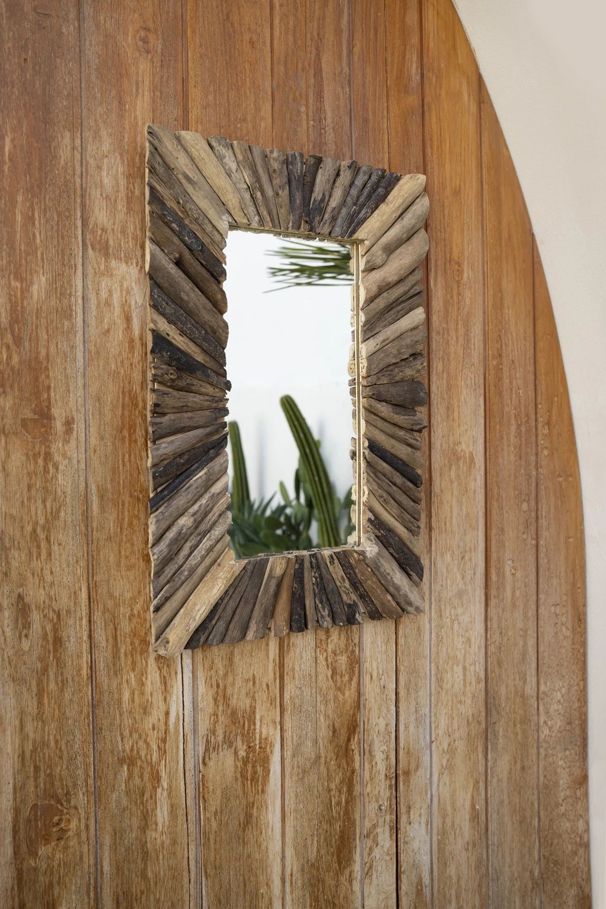 Bazarbizar-The Driftwood Framed Mirror - Natural - M