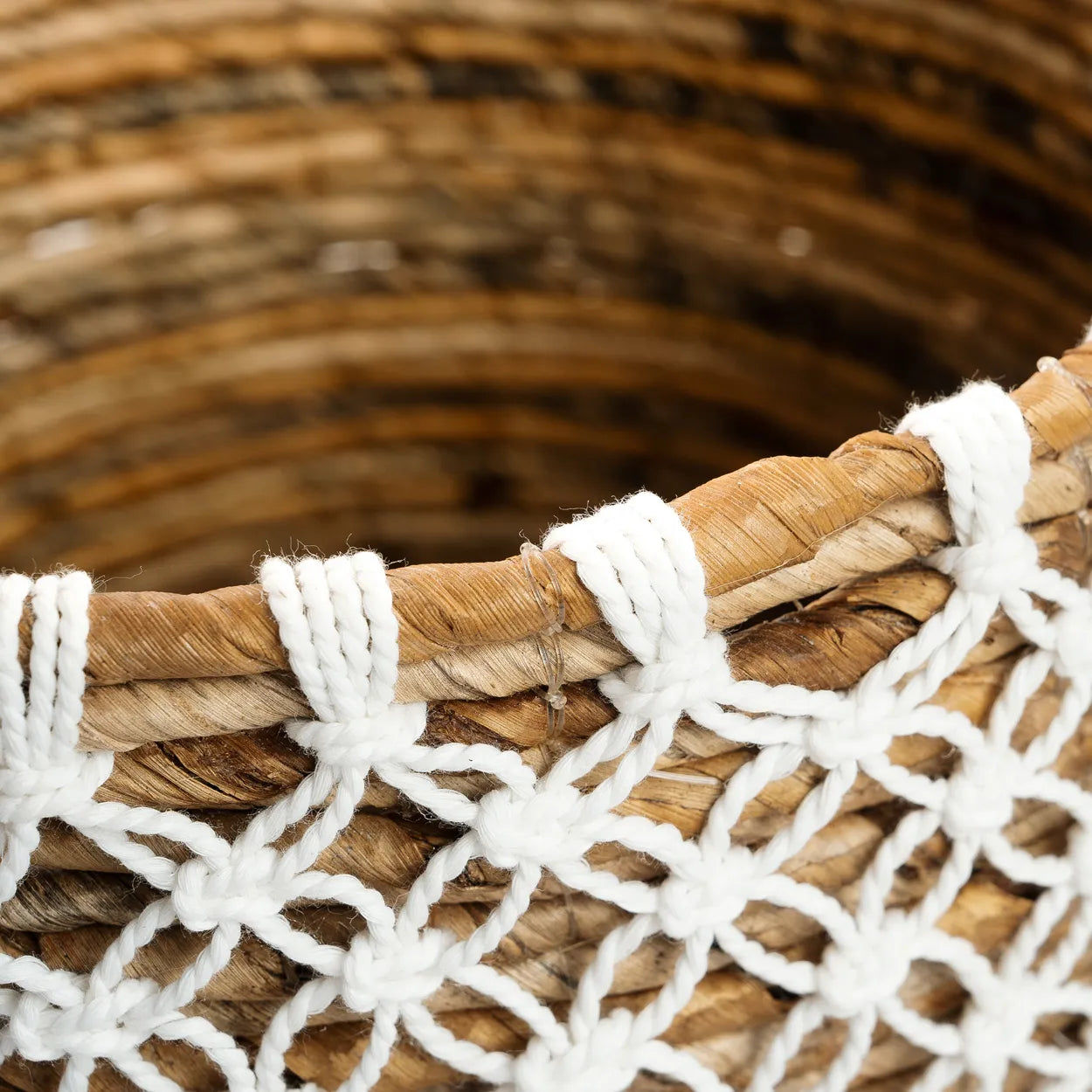 Bazarbizar-The Crossed Stitched Macrame Basket - Natural White - S