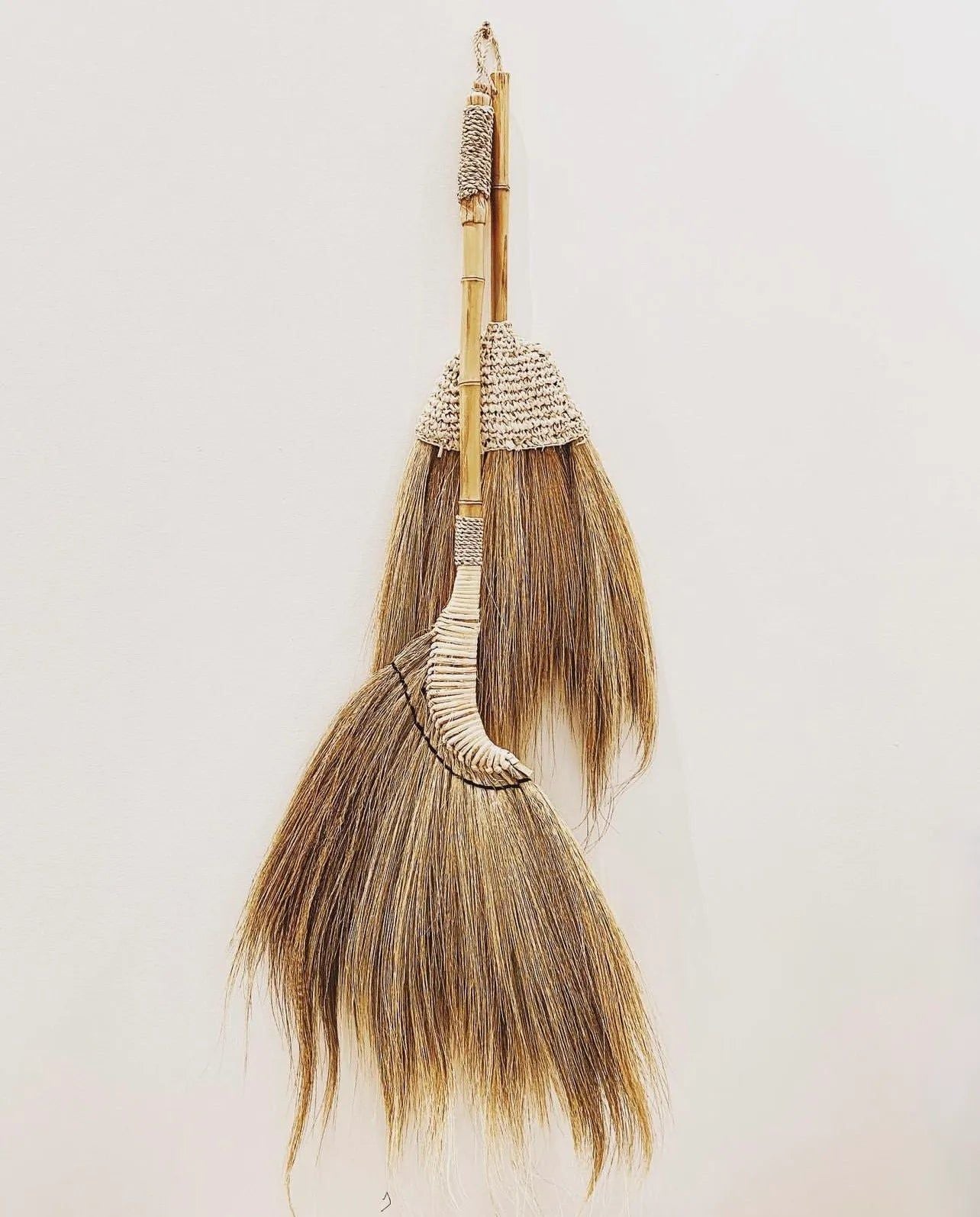 Bazarbizar-The Raffia Broom - Natural