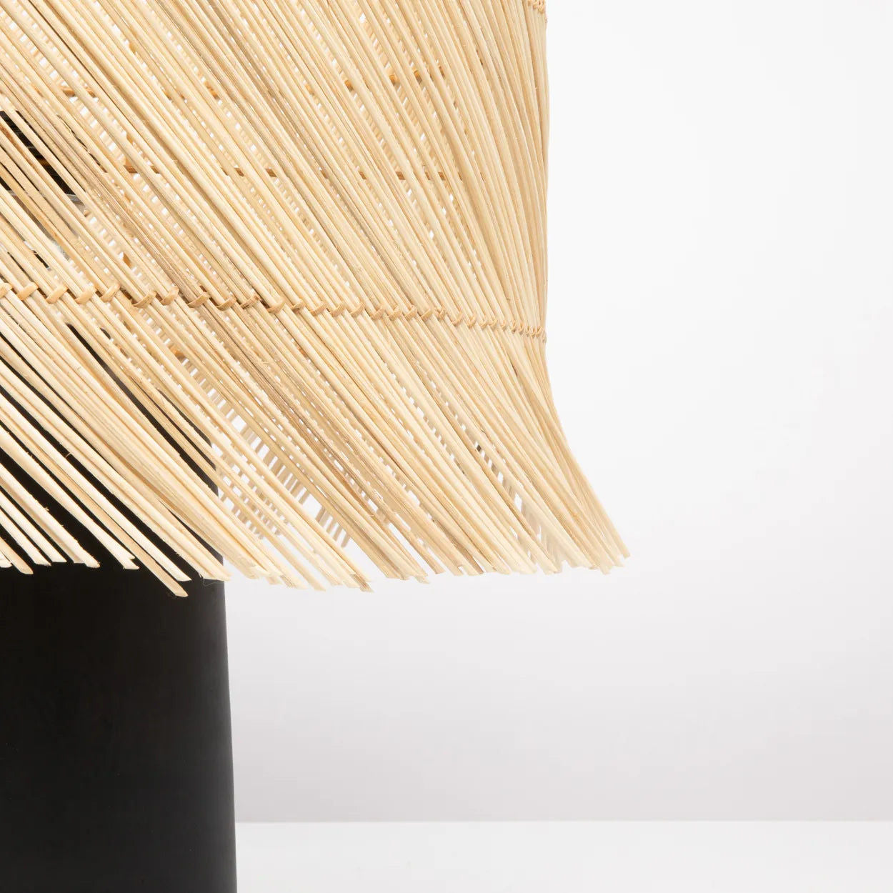 Bazarbizar-The Rattan Table Lamp - Black Natural