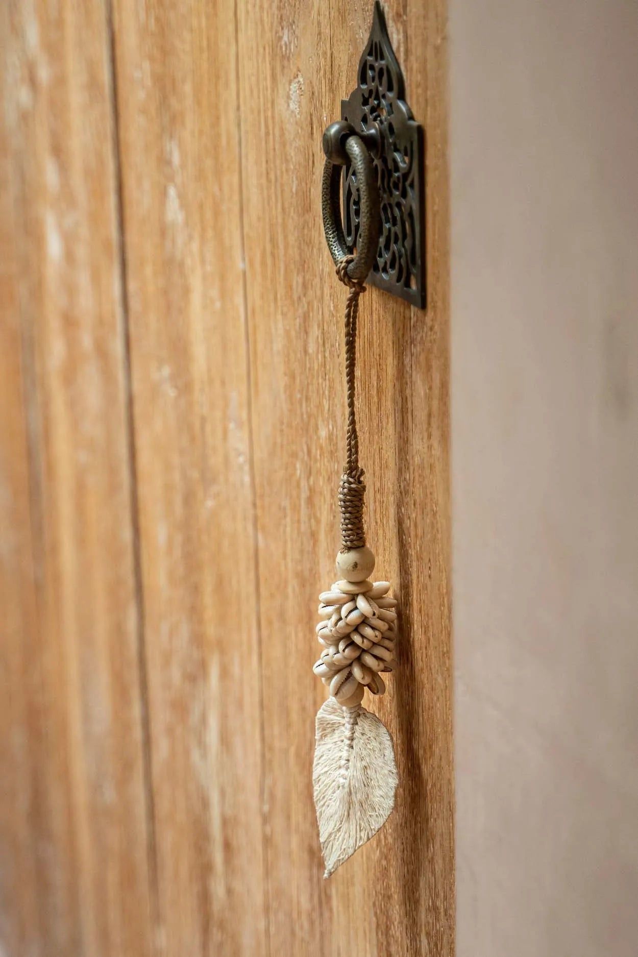 Bazarbizar-The Leaf & Shell Tassel - Natural