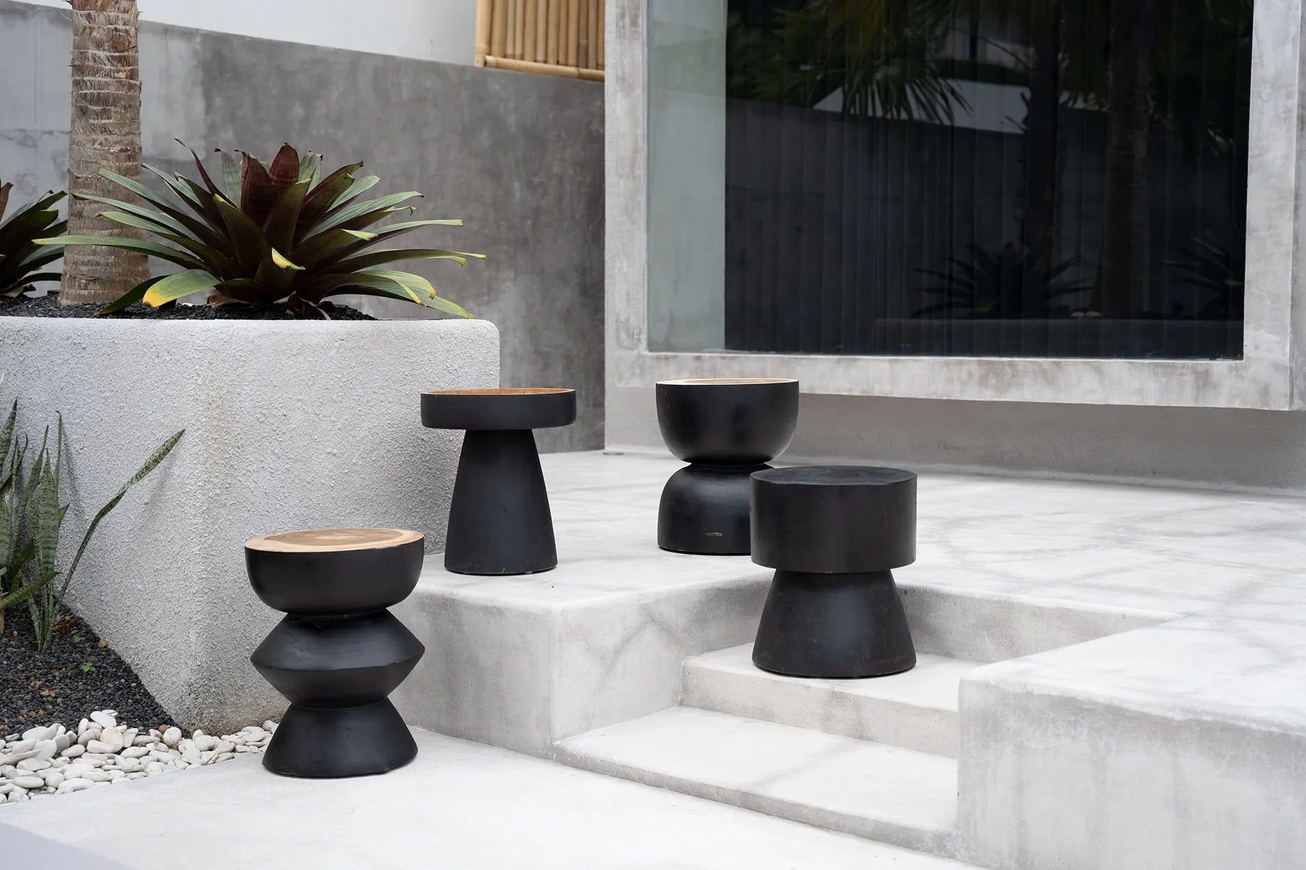 Bazarbizar-The Warmi Stool - Black