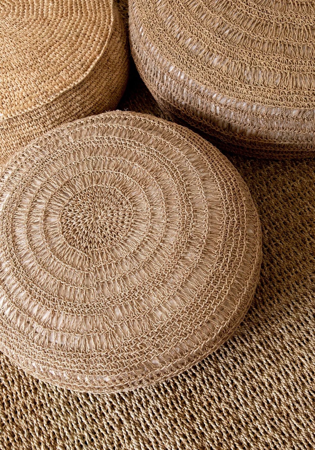 Bazarbizar-The Seagrass Pouffe - Natural - M